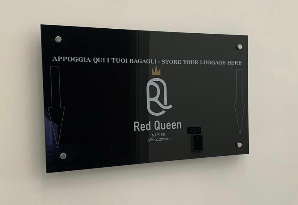 Red Queen Naples Luaran gambar