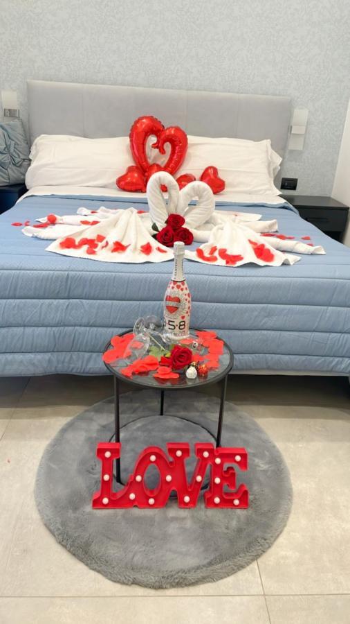 Red Queen Naples Luaran gambar